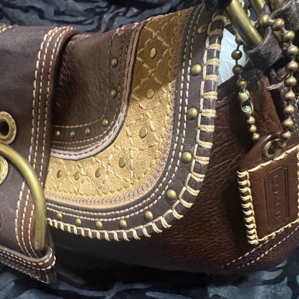 Brown Leather Shoulder Bag with Decorative Buckle - Picture 3 of 4